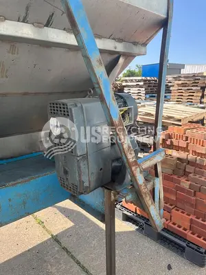 Unknown Manufacturer: Used 10' x 8' Spreader Body Hopper