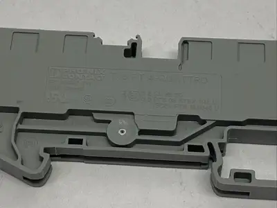 PT 4-QUATTRO,3211797 | Phoenix Contact PT 4-QUATTRO Feed-Through Terminal Block 3211797 LOT OF 5 - Used
