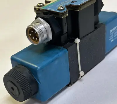 Used VICKERS DG4V-3S-2C-M-FTWL-B5-60 Solenoid Valves | Surplus Asset Holdings #1204221
