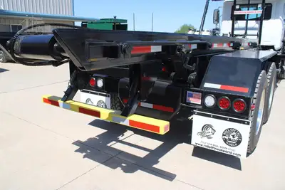 New | in-Stock 2025 MACK GRANITE 64BR Rolloff Trucks Texas US | Roll Off Truck World #1491900