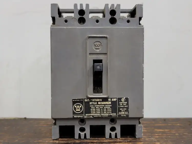 Used WESTINGHOUSE HFB3015 Switchgears British Columbia CA | Lenmark #242344