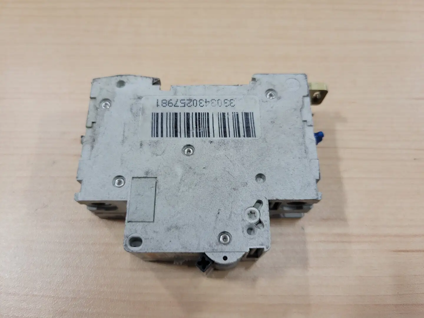 Used MERLIN GERIN 25798 Switchgears British Columbia CA | Lenmark #238676