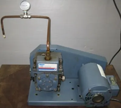 QTY. 1. WELCH 1400 DUOSEAL VACUUM PUMP, MODEL: 140...