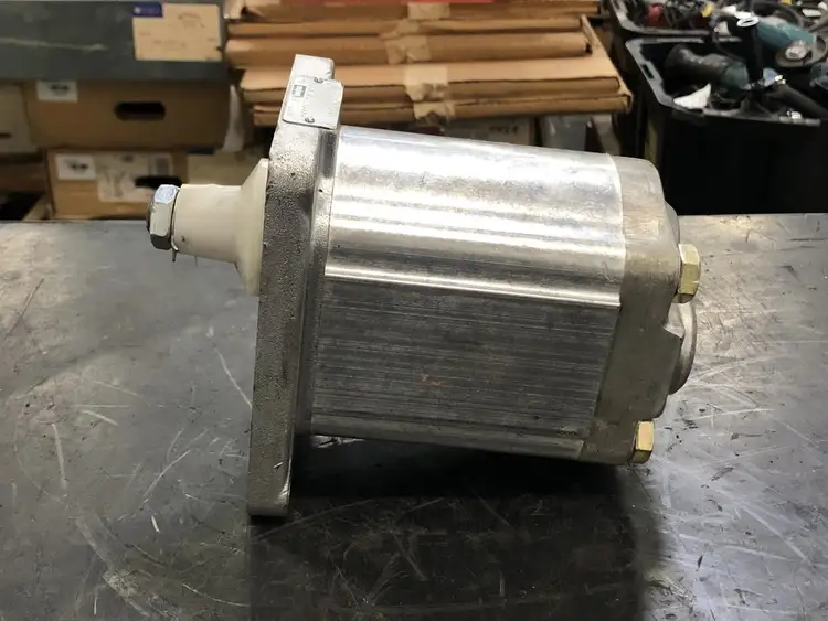 Used SALAMI 2.5PB44D-R38P2-1 Parts (Hydraulics and Pneumatics) British Columbia CA | Lenmark #265198