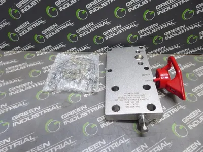 D/A Mfg. Inc. PTM4U-T-SS-TFS-DEG Unimount Pressure Transmitter Manifold New NIB