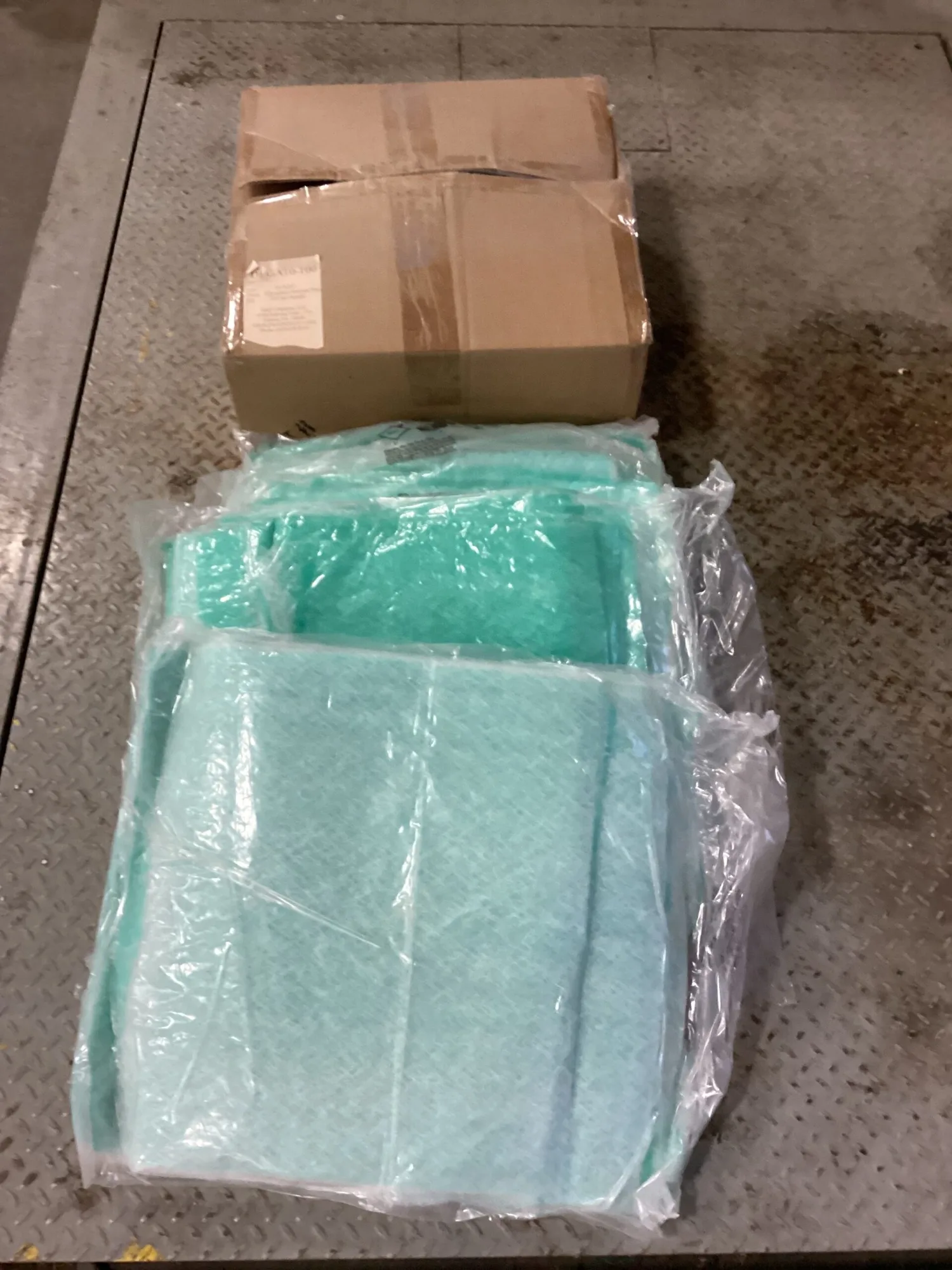 D&E Filtration DEGA10-100 20″ X 20″ Fiberglass Arrestor Pad -NIB of 100