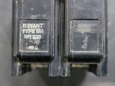Used BRYANT BR220 Switchgears British Columbia CA | Lenmark #244734