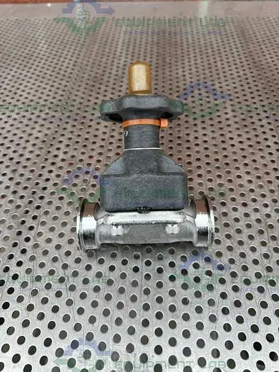 Used ITT PURE FLO 316L STAINLESS STEEL  DIAPHRAGM VALVE W/ 1" SANITARY FITTING Valves/Fittings California US | Equipment Lab #485720
