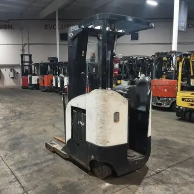 USED 2016 CROWN RR5725-45