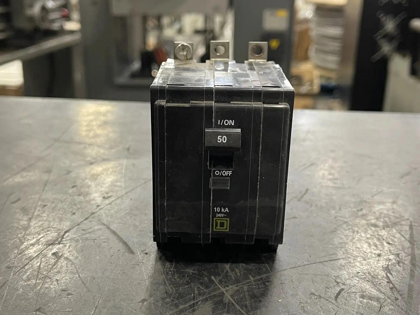 NEW SQUARE D QOB350