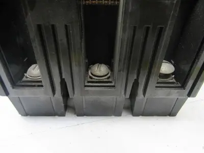 ITE X220021 ITE 3A 600V 3 Pole Molded Case Circuit Breaker EF Frame