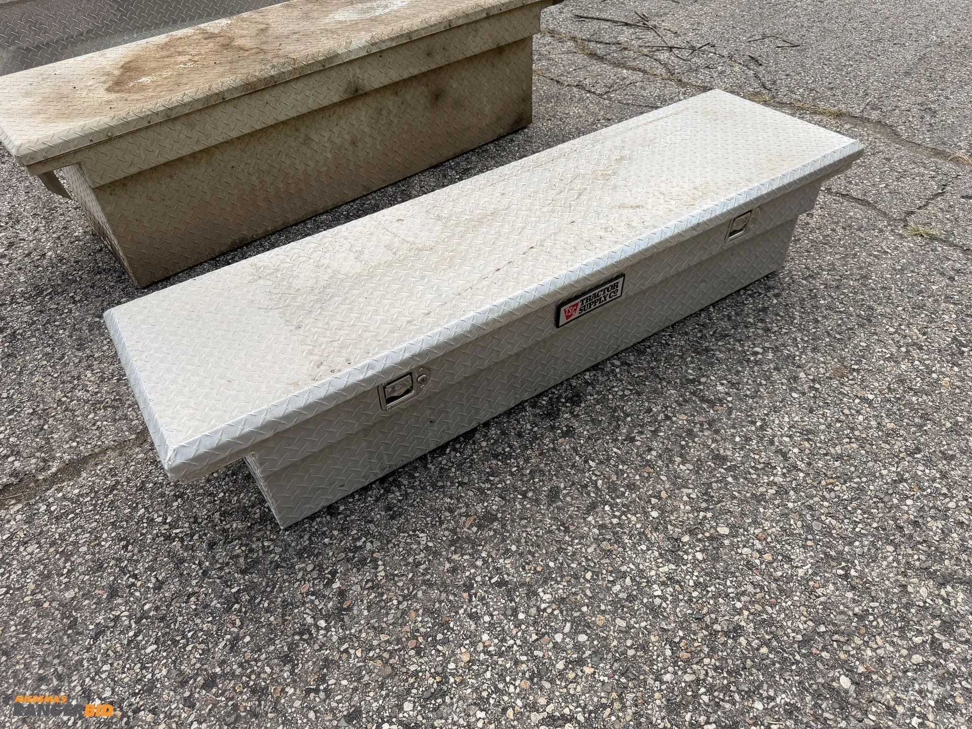 Used TRUCK TOOL BOX _UNKNOWN_ Tool Box Michigan US | Miedema Asset Management Group #1414309