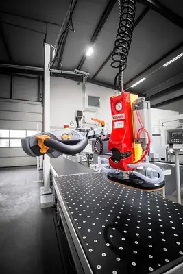 UniWood UWL 3 S | Barbaric | Vacuum Lifts