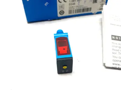 USED SICK PHOTOELECTRIC RETRO-REFLECTIVE SENSOR 1061561