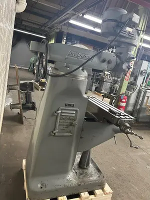Bridgeport 9" x 32" 1 HP, 8-Speed Ram Type J-Head Vertical Milling Machine & R8 Collets