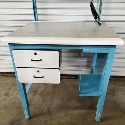 WORKBENCH WITH STORAGE AND LIGHT 36''  X 36''