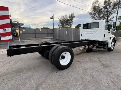 Used 2018 INTERNATIONAL DURASTAR 4300 Cab Chassis trucks Florida US | Truck and Van Outlet #1509142