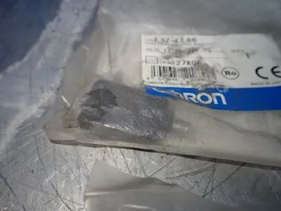 USED OMRON E3ZLL86