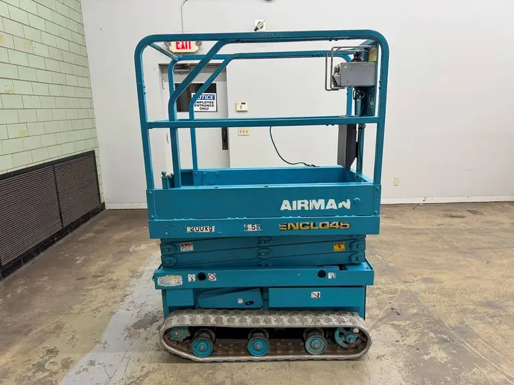 Used 2010 USED AIRMAN ENCL045 Scissor Lifters Minnesota US | Birnstengel Equipment #1554095
