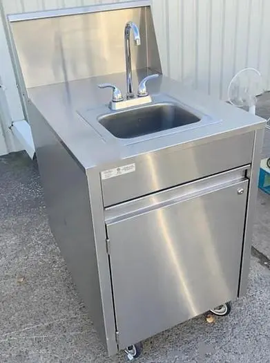 Used QUALISERV _UNKNOWN_ Sinks British Columbia CA | Surrey Food Equipment #432285