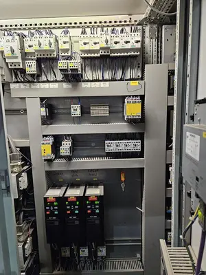 USED HOSOKAWA TWO-STAGE PLASTIC SHREDDING AND GRANULATION SYSTEM