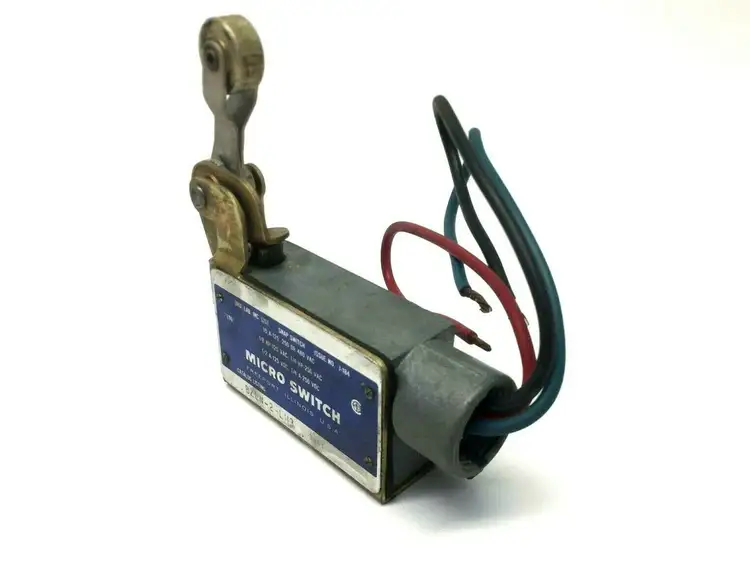 Used HONEYWELL LIMIT SWITCH ENCLOSED Relays & Switches | Maverick Industrial Sales #1107370