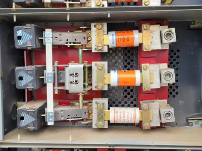 Power Distribution Center (PDC), 1600A Main, 2-400A & 4-100A
