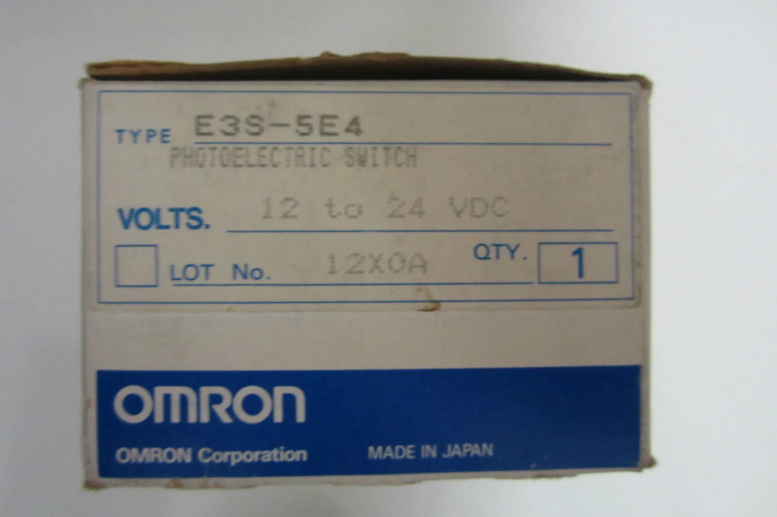NEW OMRON E3S-5E4 SENSOR E3S5E4