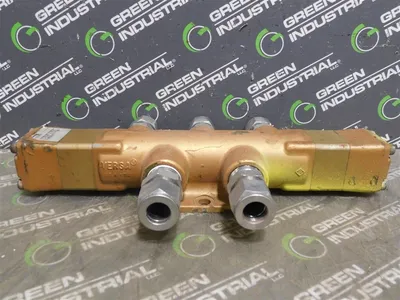 Versa Valves VJJ-4504 5-Way Valve 40-200 PSIG 2.8-14 Bar USed