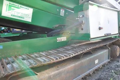 Used MCCLOSKEY R230 DUAL POWER Rectangular Screeners Indiana US | Franklin Rock & Recycle LLC #1520137