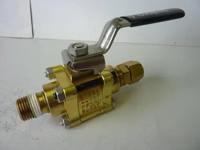 USED SWAGELOK B-63TF8