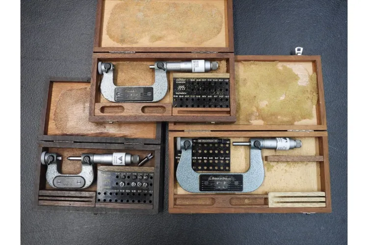Used _UNKNOWN_ _UNKNOWN_ Micrometers Ohio US | Thompson Auctioneers #1516291