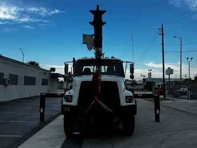 Used 2015 FREIGHTLINER 108SD Service & Utility Trucks Florida US | Truck and Van Outlet #1509214