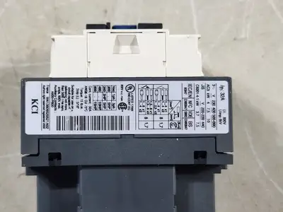 32 Amp, 3 Pole, 2 NO + 2 NC, 115 VAC Coil Contactor C05F7