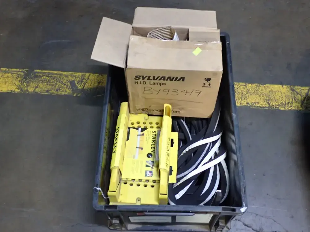 Stanley, Sylvania Clamping Mter Box, Light Bulbs