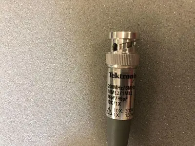 TEKTRONIX P2200