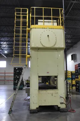 1999 KOMATSU L2M300-3BM Stamping Press | Levy Recovery Group (3)