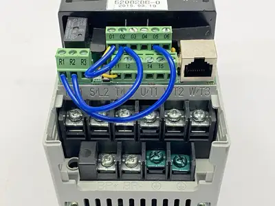 USED ALLEN-BRADLEY SER A POWERFLEX AC DRIVE 4-0.75KW 1HP
