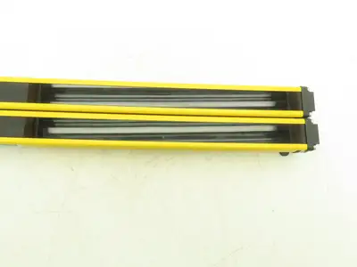 Allen Bradley 440L-P4J0480YD Light Curtain Guardmaster Receiver/Transmitter Set