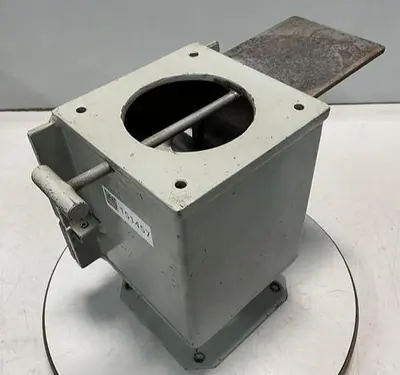 USED METAL FABRICATOR NO MODEL / NO TAG