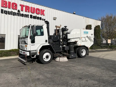 Used 2004 FREIGHTLINER FC80 Street Sweeper California US | Big Truck & Equipment #1412212