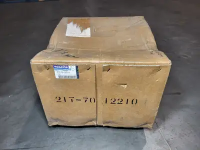 USED KOMATSU 21T-70-12210