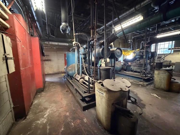 Used QUINCY QSI-1500 Rotary Screw & Sliding Vane Air Compressors Ontario CA | Aucto #1354857