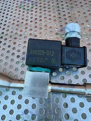 USED ASCO SC XB262C036E SOLENOID VALVE W/ 3 WAY PIPE  1" SANITARY FITTING