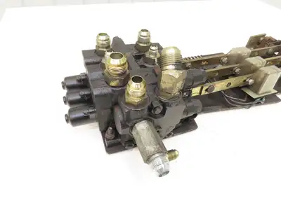 Yale Hydraulic 2-Spool 2 Lever Forklift Mast Control Valve Assembly Off ERC080