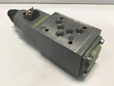 USED MANNESMANN REXROTH 4WRE10EA641224Z4M468
