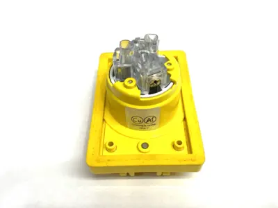 USED HUBBELL|KELLEMS WATERTIGHT DEVICE TWIST-LOCK® RECEPTACLE WITH LIFT COVER