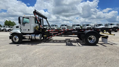 New | in-Stock 2027 MACK MD6 Rolloff Trucks Texas US | Roll Off Truck World #1491880
