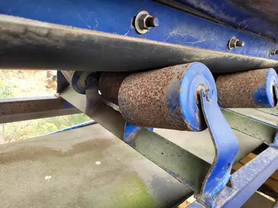 USED 2003 CANAMERICAN STONE SPREADER SOIL KING XL19