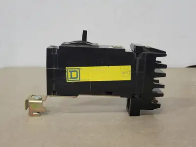USED SQUARE D FH16015C